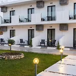 48 By Zante Plaza * 拉加纳斯