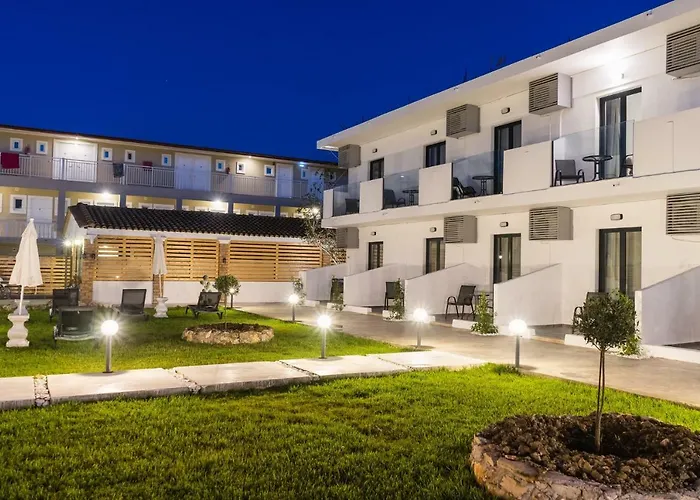 48 By Zante Plaza * Λαγανάς