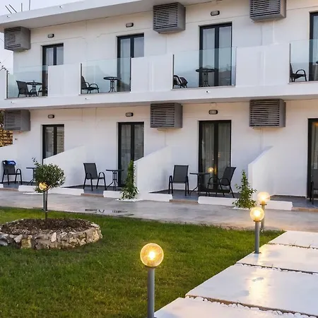 48 By Zante Plaza * Laganas